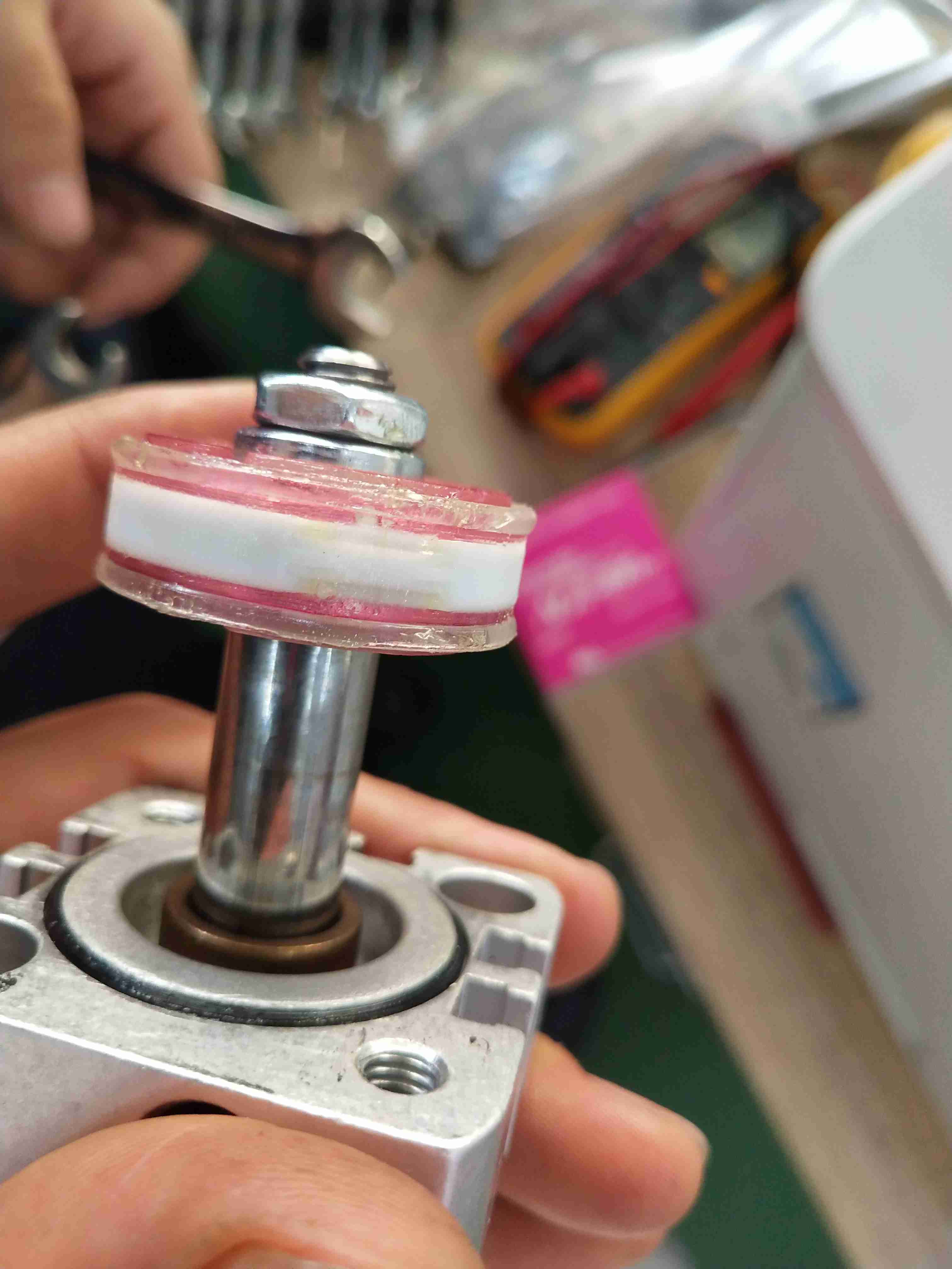 氣缸內部活塞上格萊圈什么作用？-1